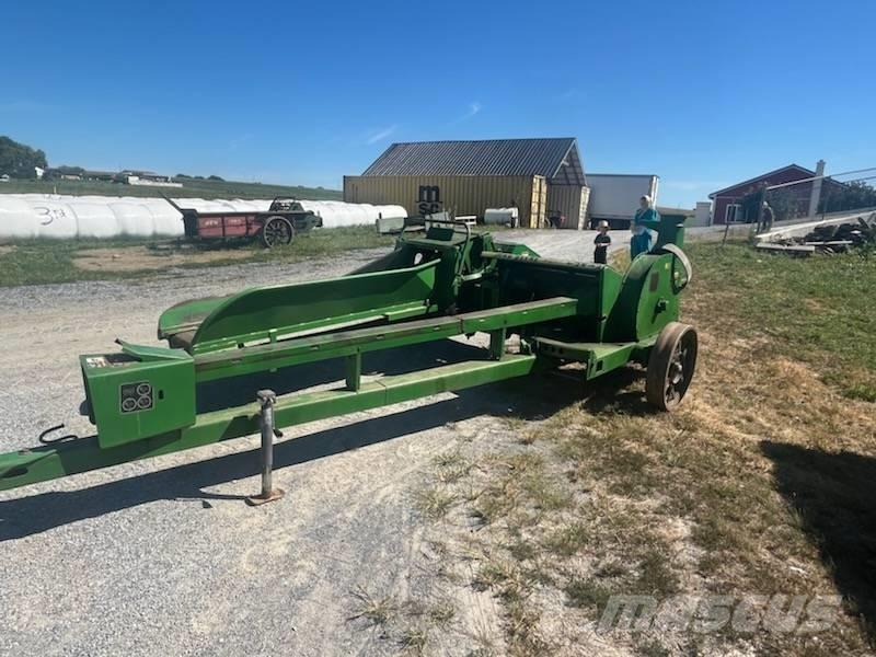 John Deere 3950 Pašarų kombainai