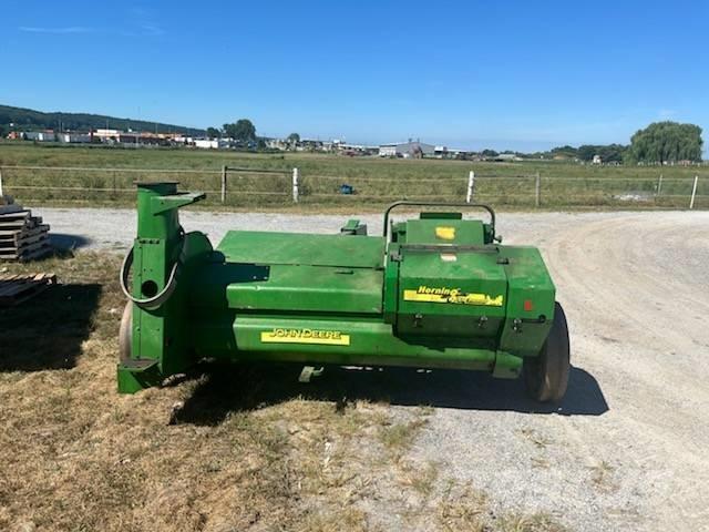 John Deere 3950 Pašarų kombainai