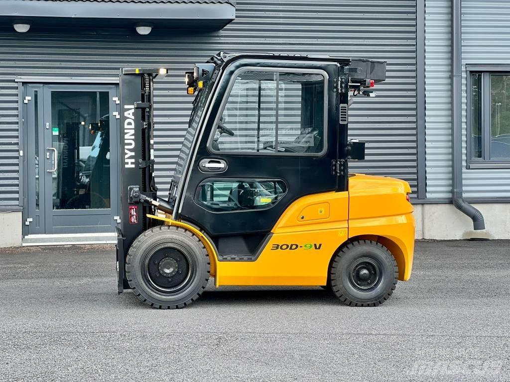 Hyundai 30D-9V Dyzeliniai krautuvai