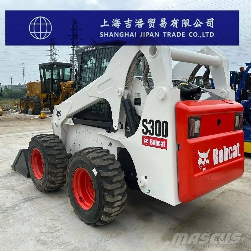 Bobcat S 300 Krautuvai su šoniniu pasukimu