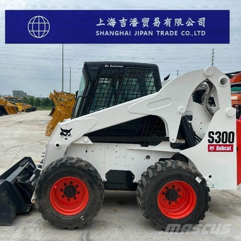 Bobcat S 300 Krautuvai su šoniniu pasukimu