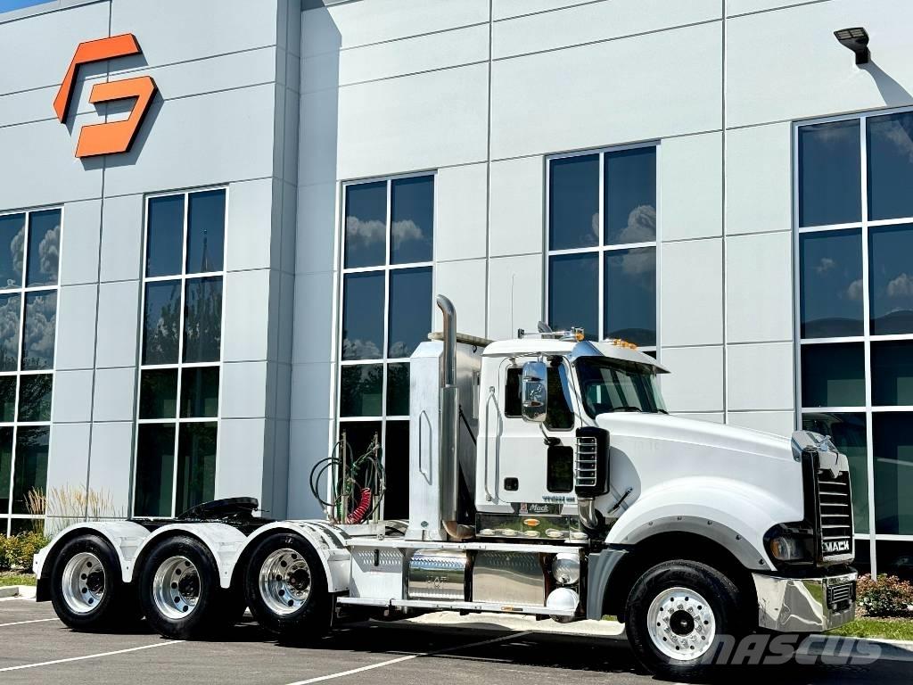Mack Titan TD 713 Naudoti vilkikai