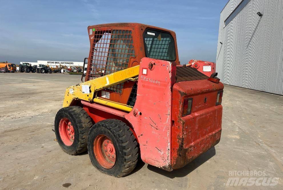 Bobcat 753 Krautuvai su šoniniu pasukimu