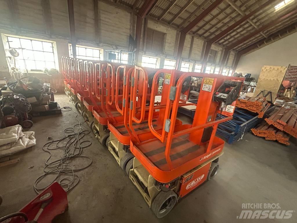 JLG 1230 ES Vertikalūs stiebiniai keltuvai