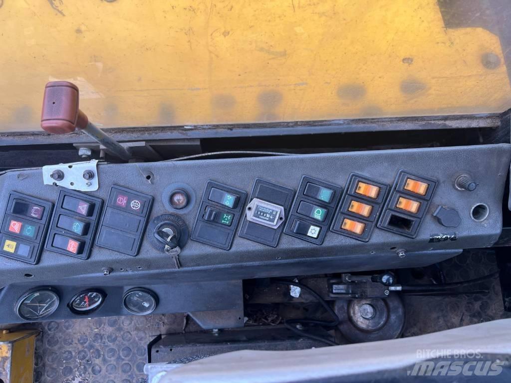 Yanmar C 60 R Vikšrinė savivartė technika