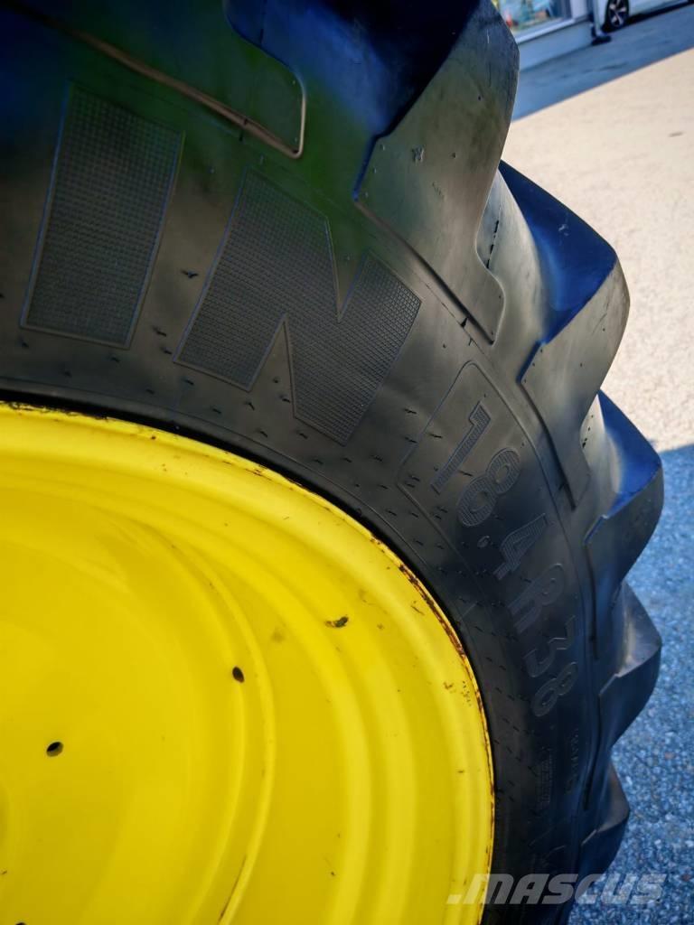John Deere 6115 R Traktoriai