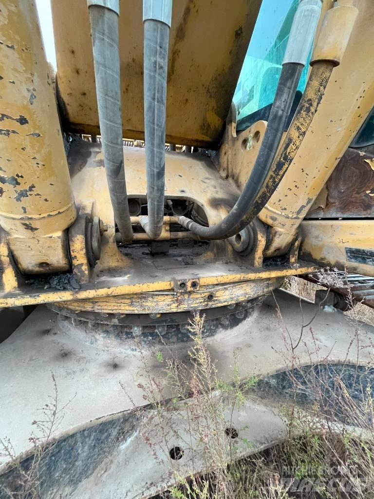 CAT 330 CL Vikšriniai ekskavatoriai