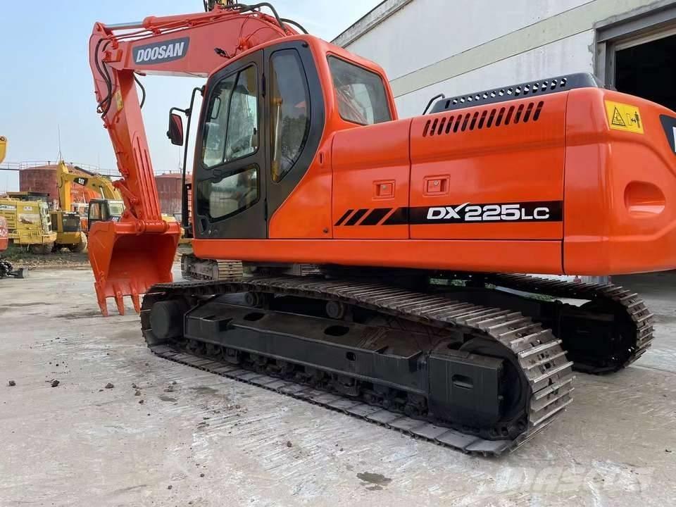 Doosan DX 225 Vikšriniai ekskavatoriai