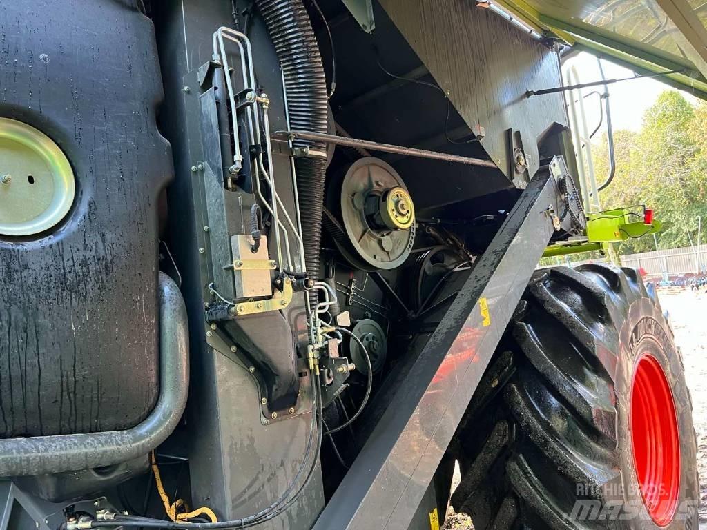 CLAAS 750 Derliaus nuėmimo kombainai