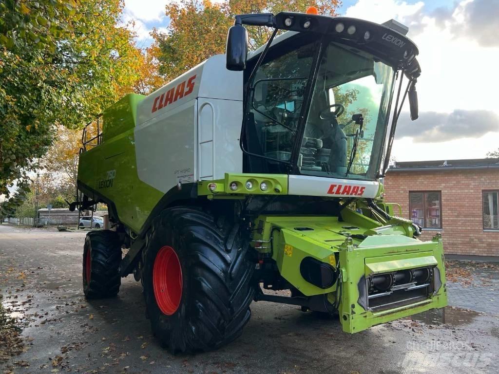 CLAAS 750 Derliaus nuėmimo kombainai