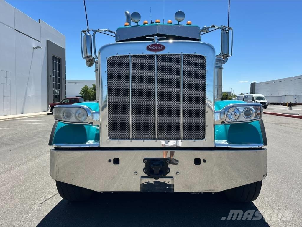 Peterbilt 388 Naudoti vilkikai