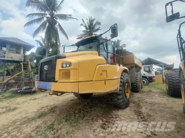 CAT 745 Karjeriniai savivarčiai