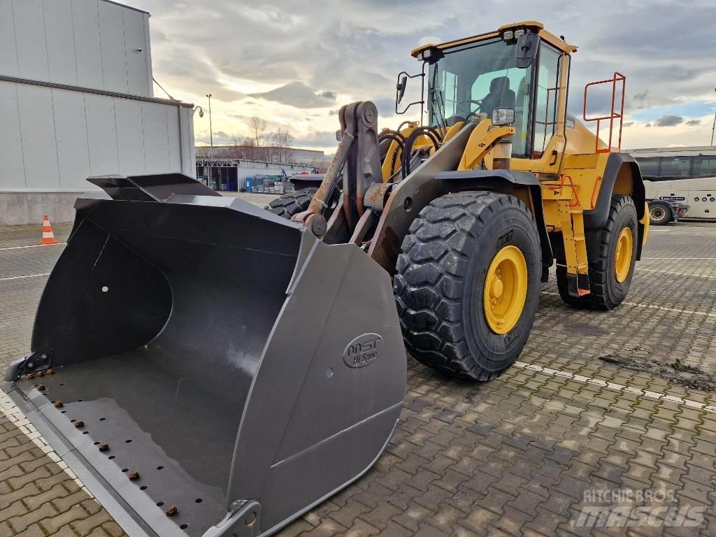 Volvo L 180 H Naudoti ratiniai krautuvai