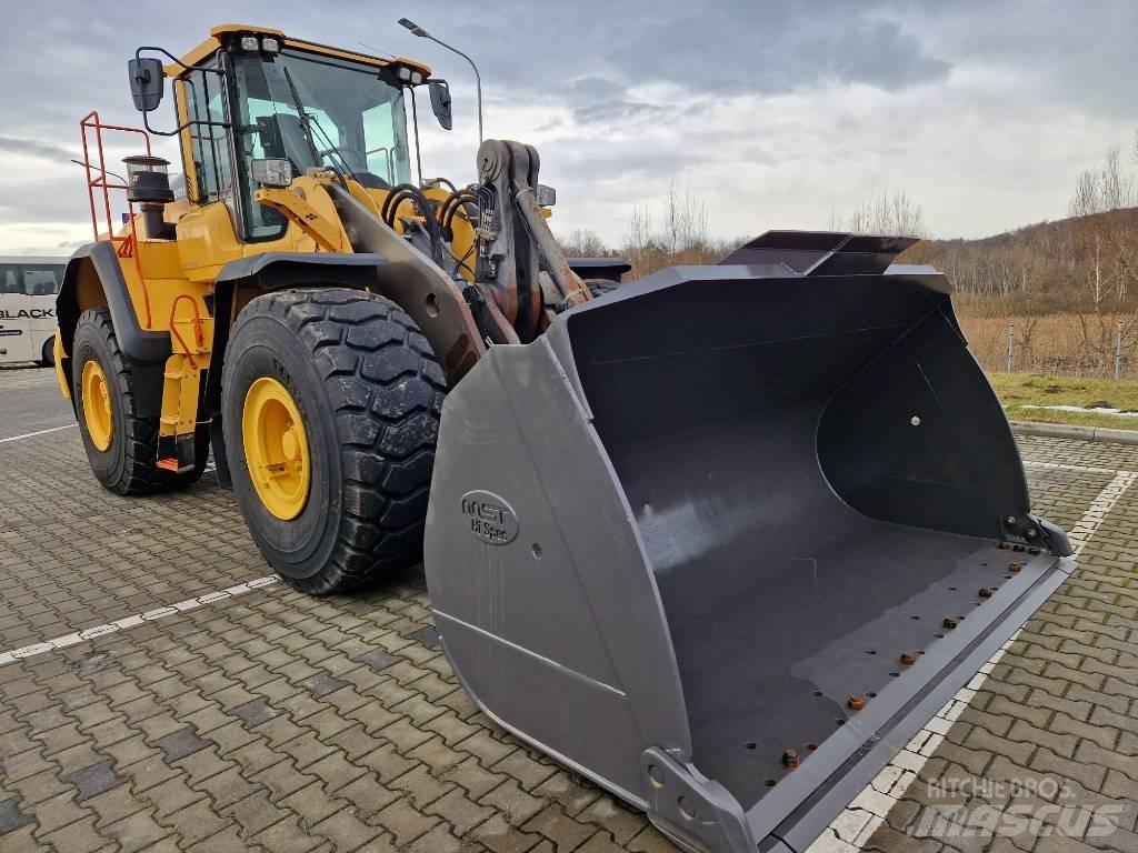 Volvo L 180 H Naudoti ratiniai krautuvai