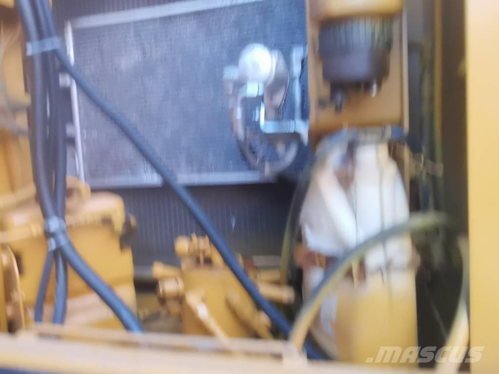 CAT 330 D Vikšriniai ekskavatoriai