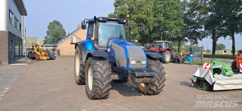 Valtra T160 Traktoriai