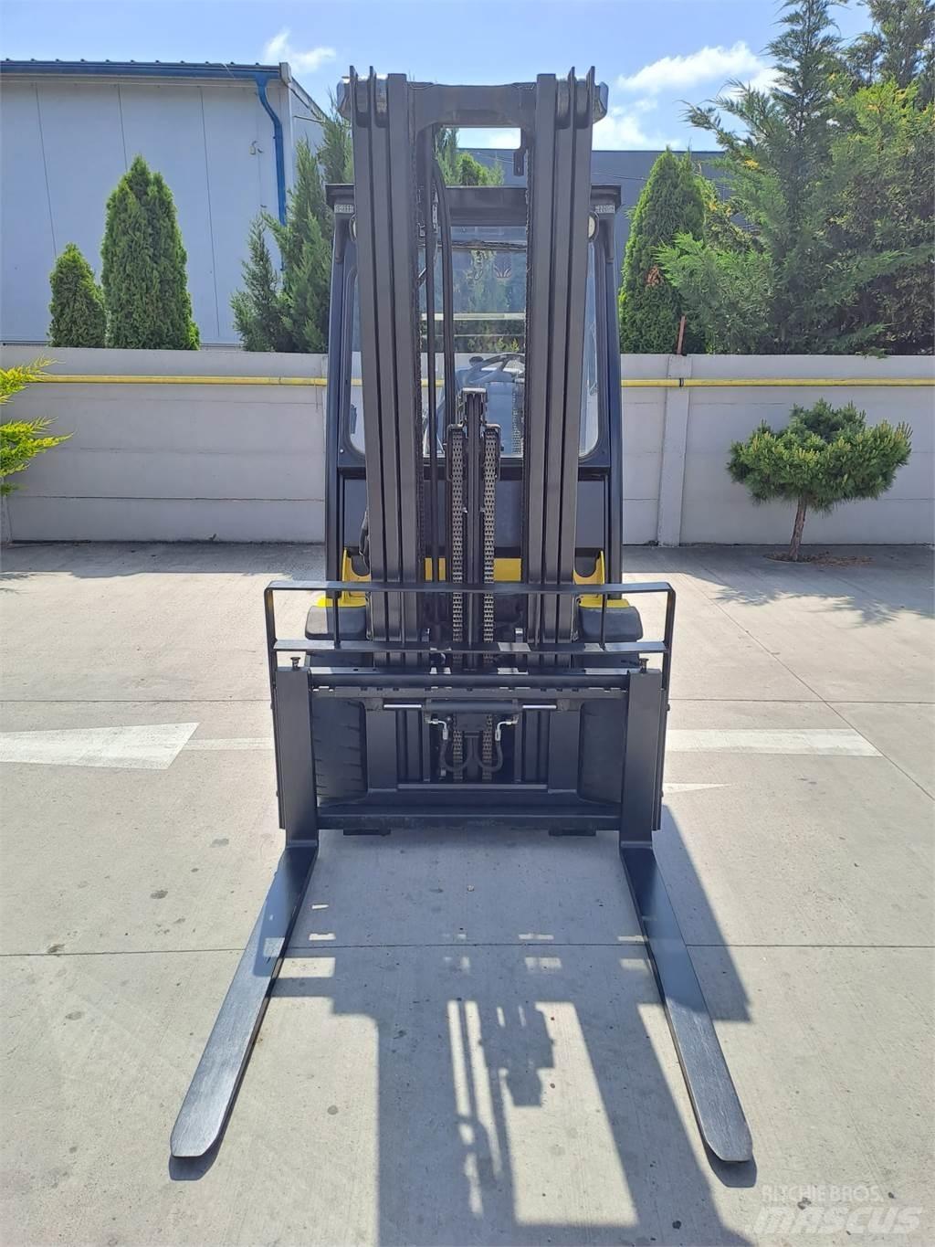 Yale GDP35VX Dyzeliniai krautuvai