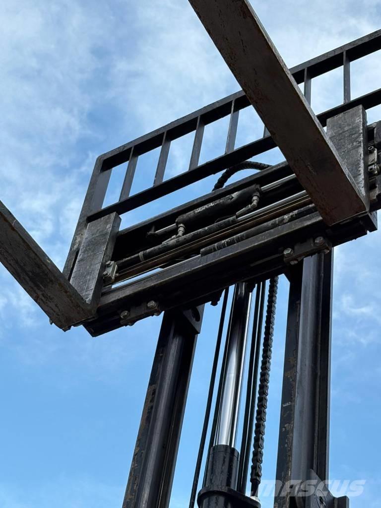 Manitou ME425 Elektriniai šakiniai krautuvai