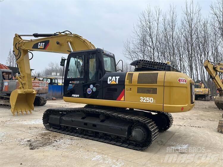 CAT 325D2 Vikšriniai ekskavatoriai