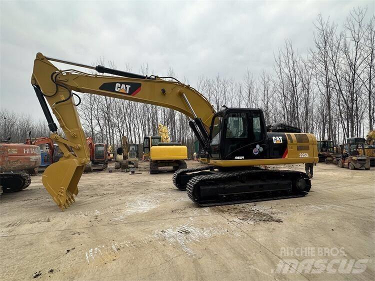 CAT 325D2 Vikšriniai ekskavatoriai