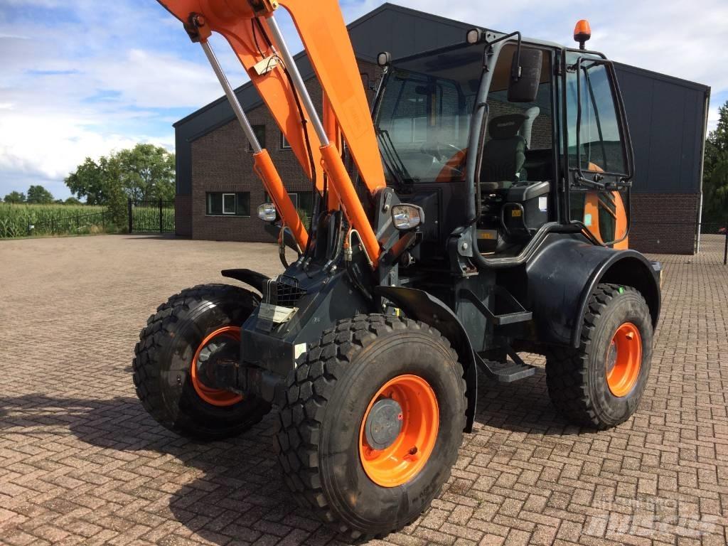 Komatsu WA100 M-7 Naudoti ratiniai krautuvai