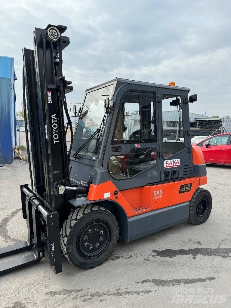 Toyota 7FBMF45 Elektriniai šakiniai krautuvai