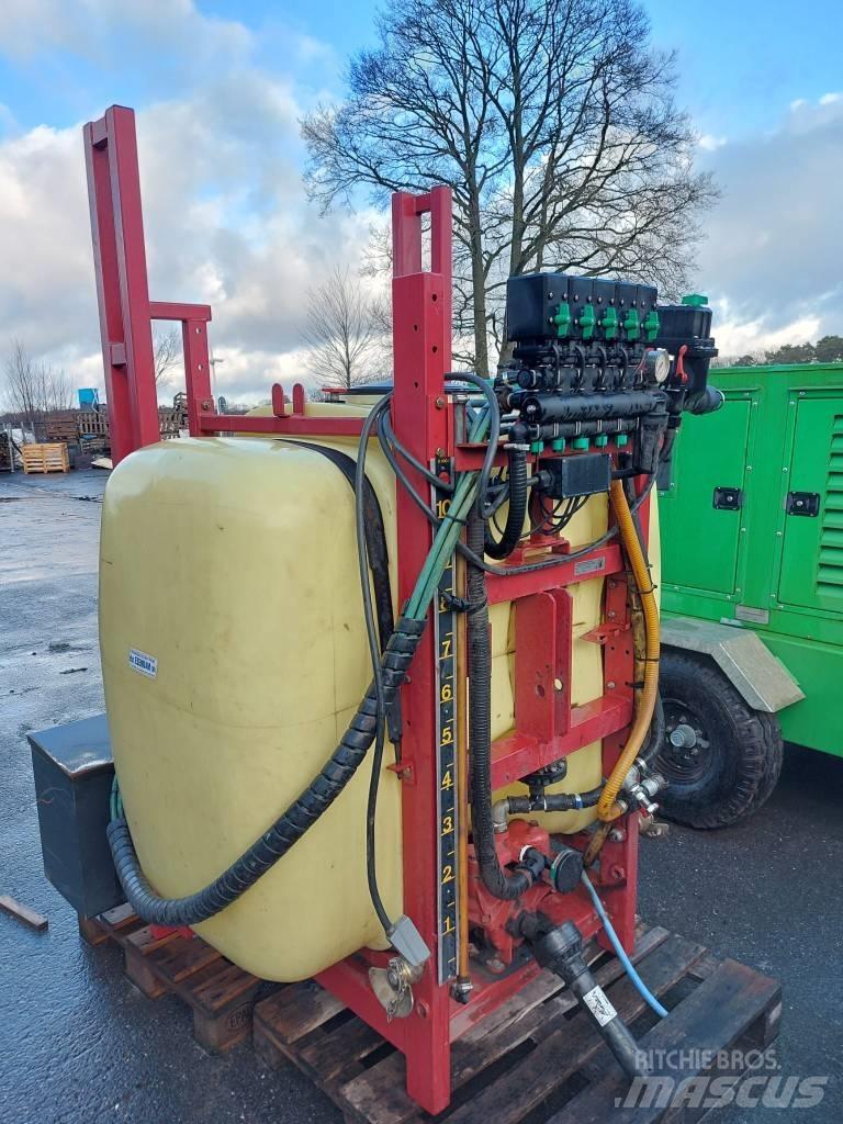 Hardi 1000 liter Įmontuoti purkštuvai