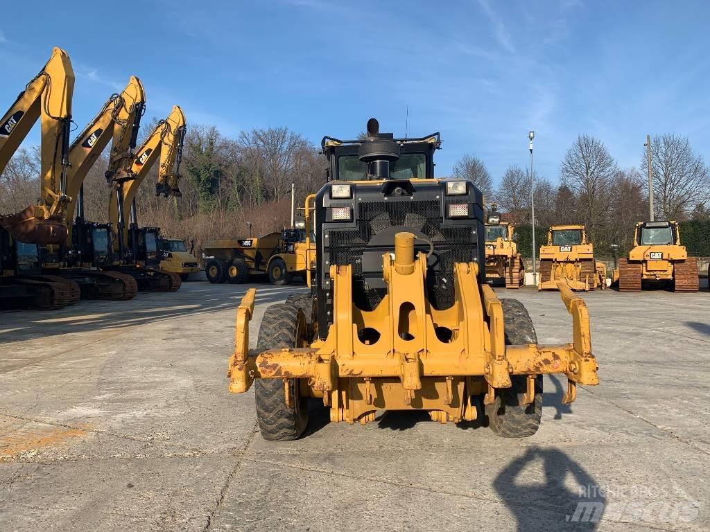 CAT 140 M 2 Greideriai