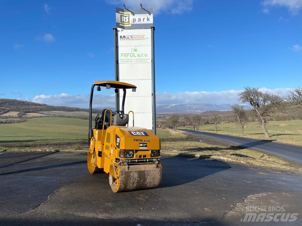 CAT CB 22 Krautuvai su šoniniu pasukimu