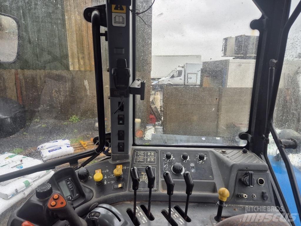 New Holland TM 165 Traktoriai