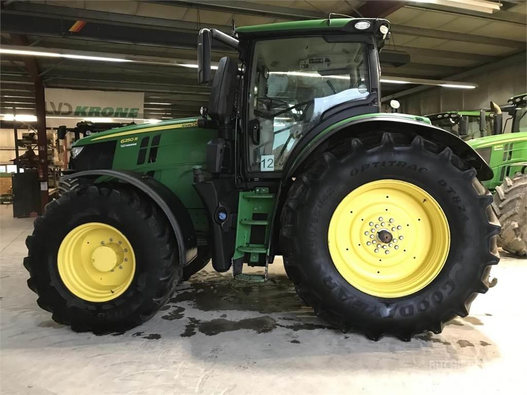 John Deere 6250R Traktoriai