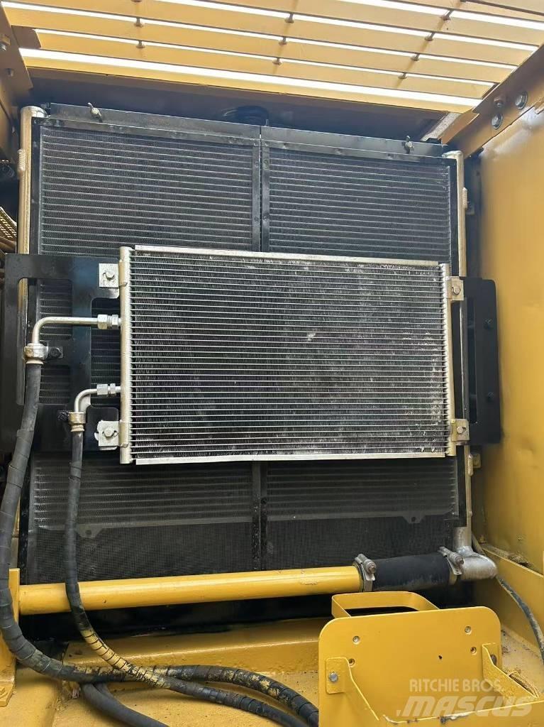 CAT 320 C L Vikšriniai ekskavatoriai