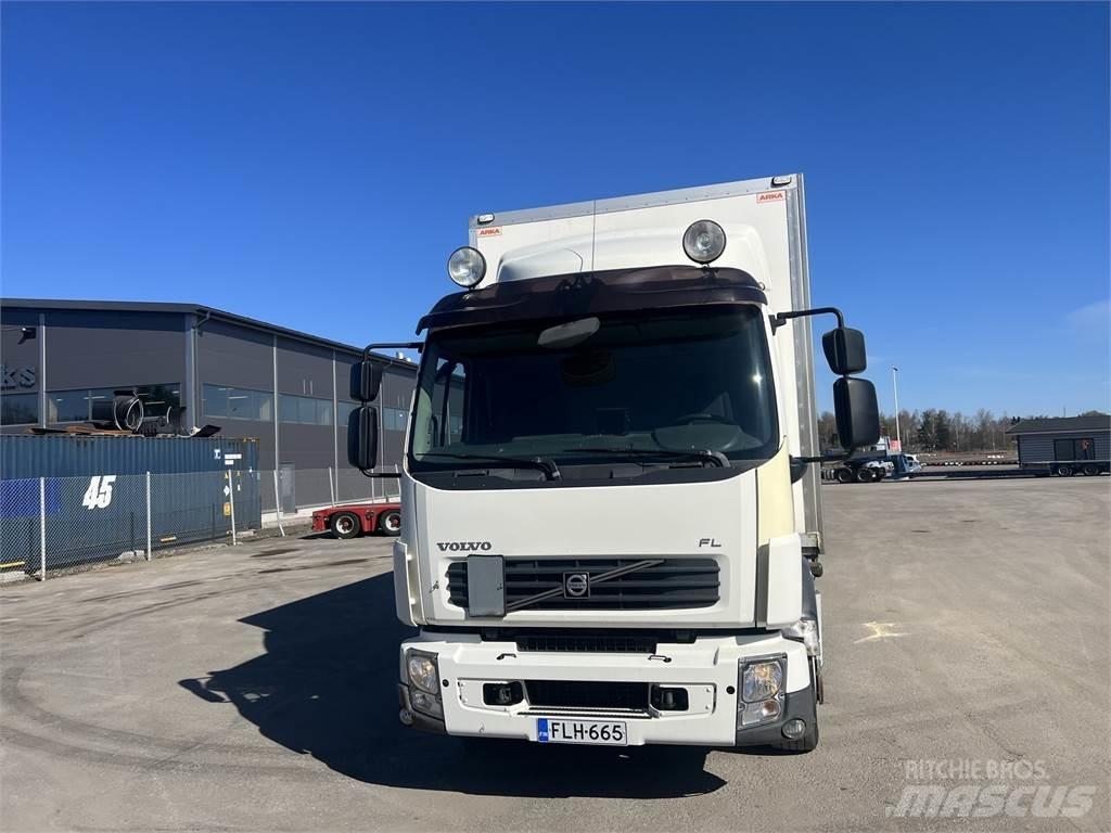 Volvo FL 240 4X2 Sunkvežimiai su dengtu kėbulu