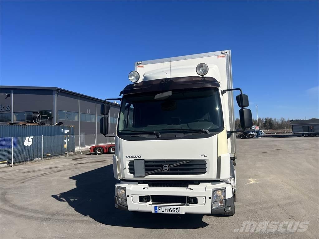 Volvo FL 240 4X2 Sunkvežimiai su dengtu kėbulu