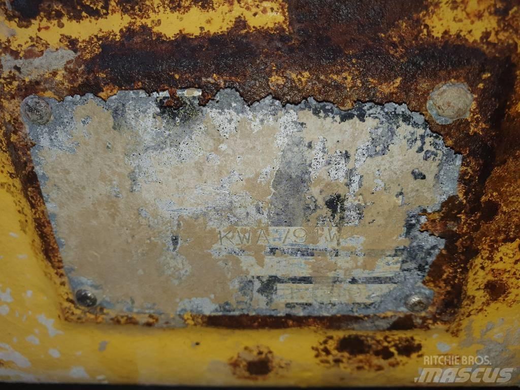 Komatsu WA180.3 Ašys