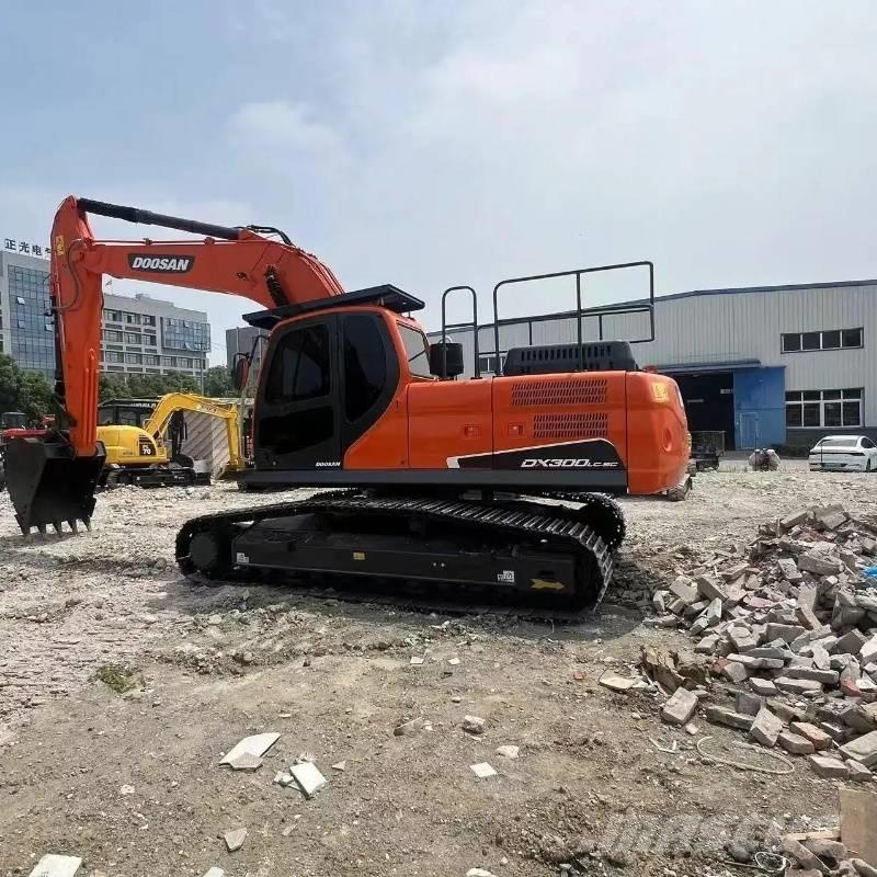 Doosan DX 300 Vikšriniai ekskavatoriai