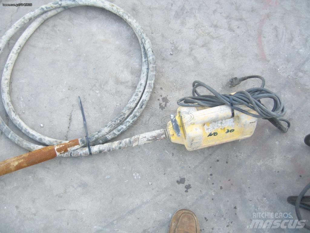 Wacker 220 Statyba - Kita