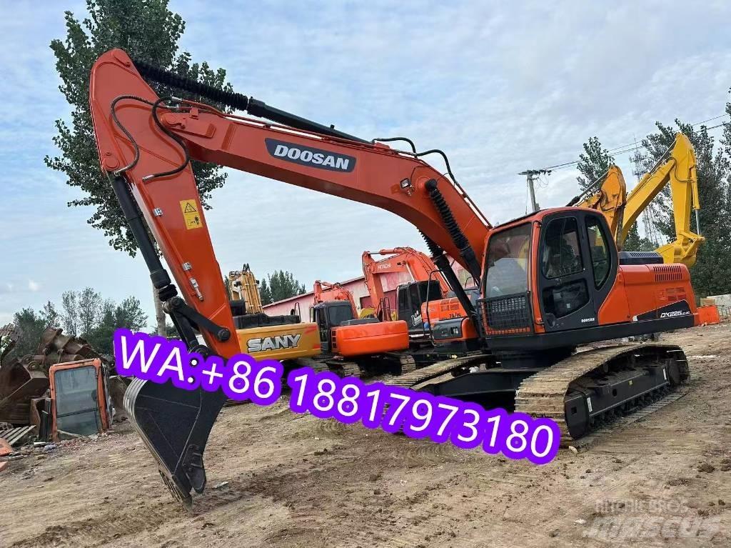 Doosan DX 225 LC Vikšriniai ekskavatoriai
