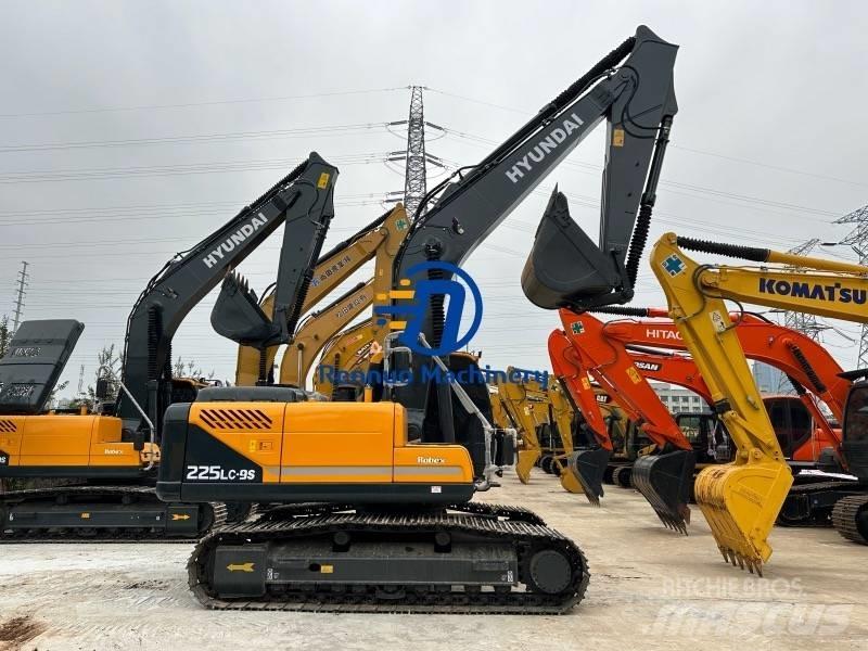 Hyundai 225LC-9S Vikšriniai ekskavatoriai