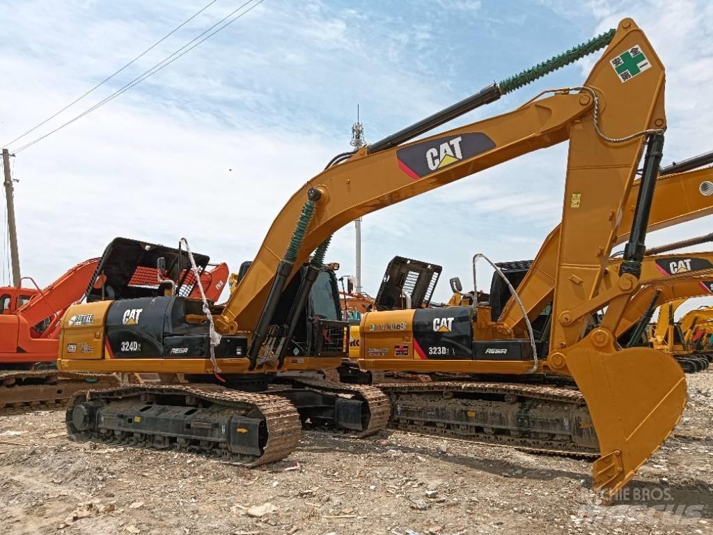 CAT 324D2 Vidutinės galios ekskavatoriai 7-12 t