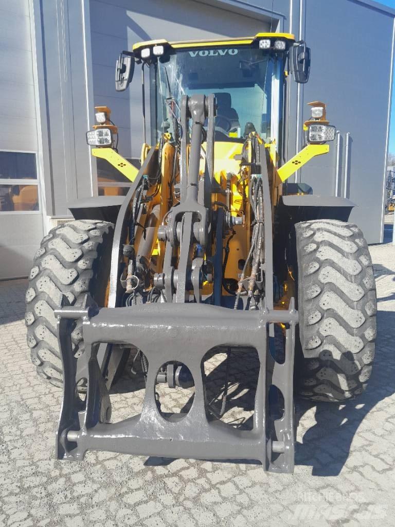 Volvo L90H Naudoti ratiniai krautuvai