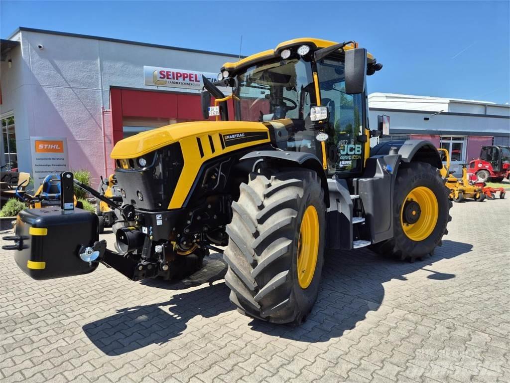 JCB FASTRAC 4220 Traktoriai