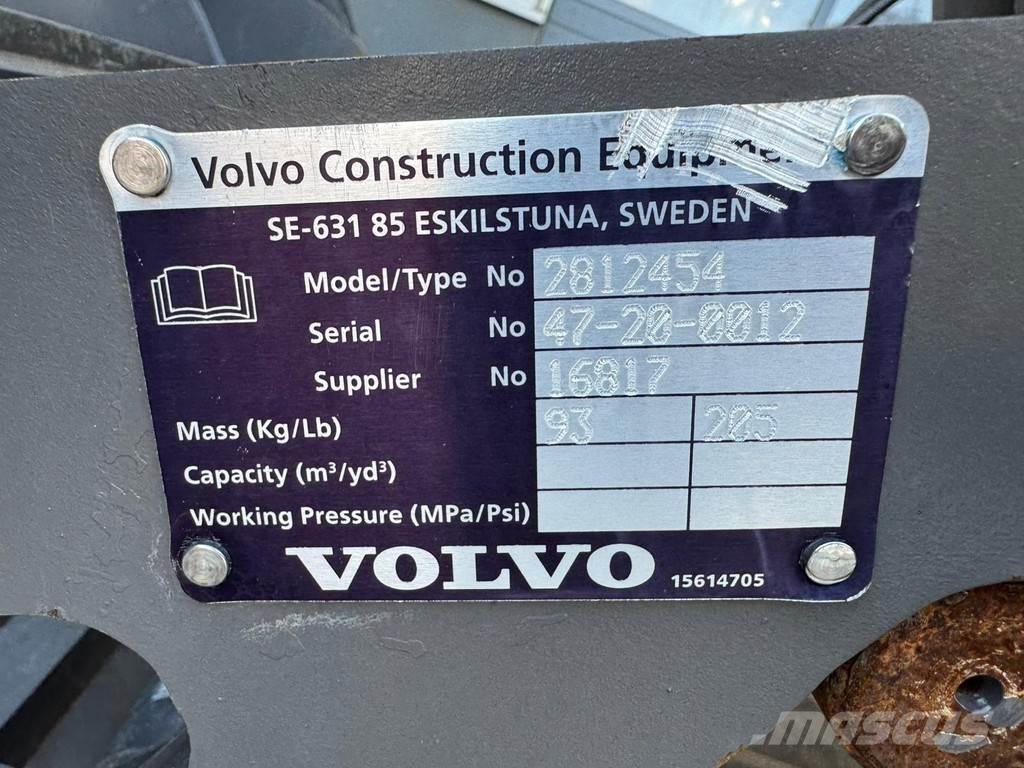 Volvo L30G Naudoti ratiniai krautuvai