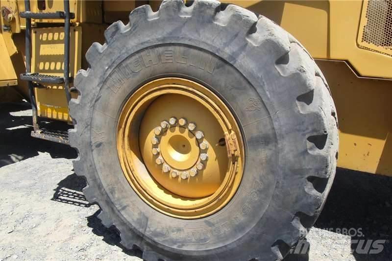 CAT 938H Naudoti ratiniai krautuvai