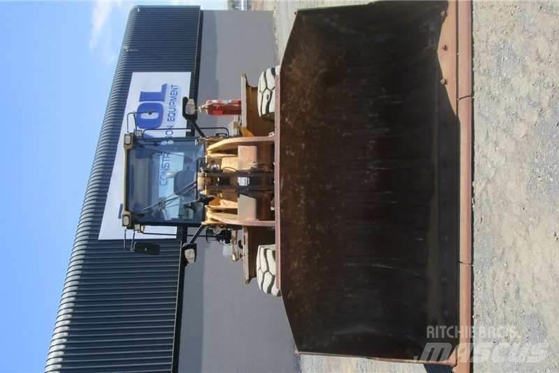 CAT 938H Naudoti ratiniai krautuvai