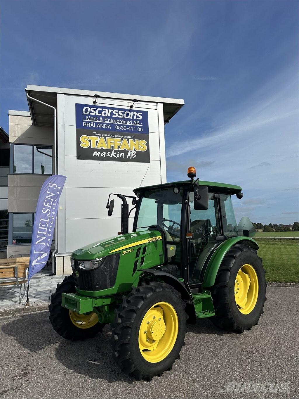 John Deere 5075 E Traktoriai