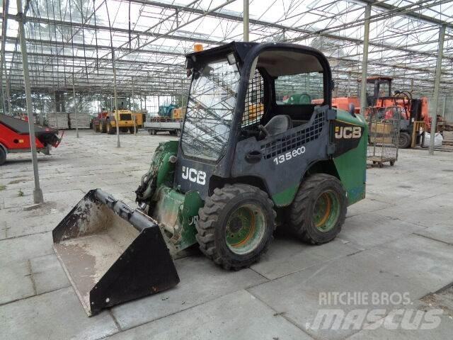 JCB 135 R Krautuvai su šoniniu pasukimu