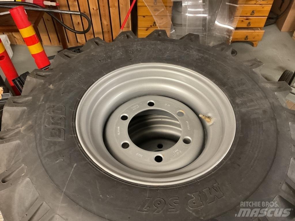 BKT 11,5/80-15,3 Padangos, ratai ir ratlankiai