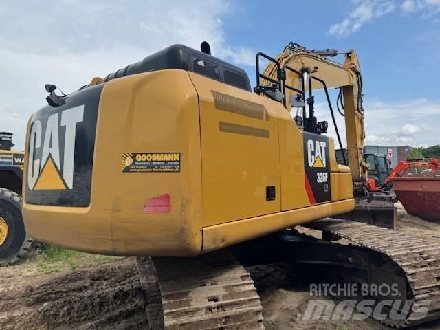 CAT 326 F L Vikšriniai ekskavatoriai