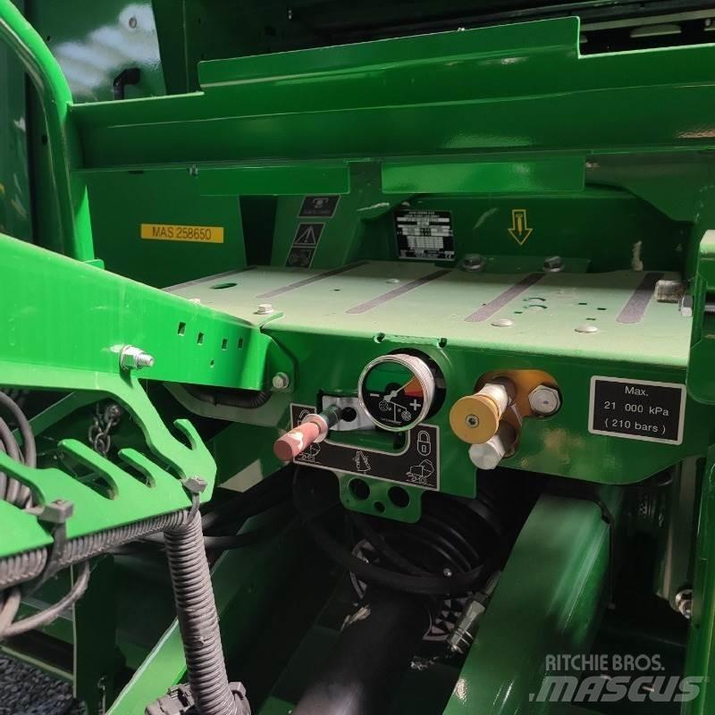 John Deere F441M Ritinių presai